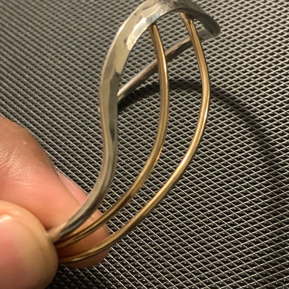 Peter James Rippling Cuff Elegant Gold and Silver Women's Bracelet - Picture 2 of 4